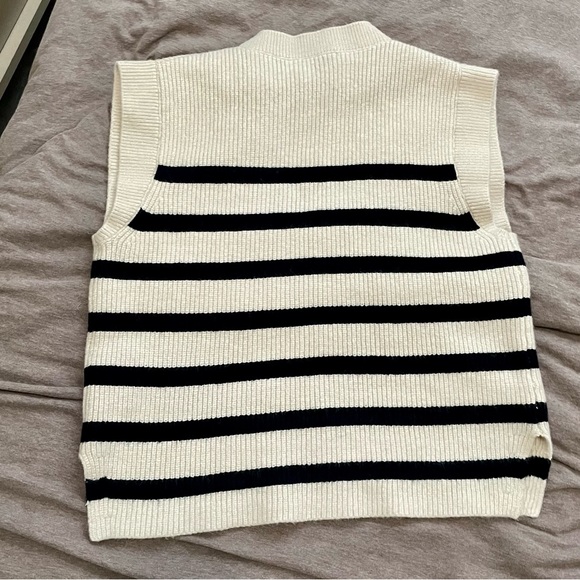 Zara Women's Black and Cream Striped Short Sleeve Top - Picture 2 of 3